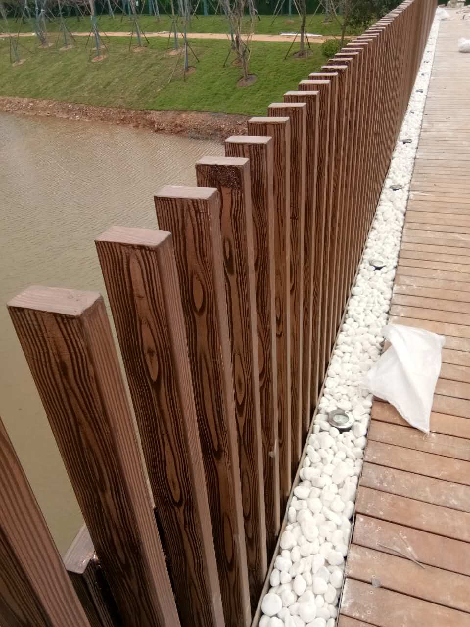 开县钢管护栏木纹漆施工项目